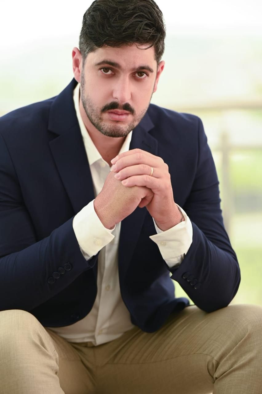 Retrato de Nagib Neto, hipnoterapeuta clínico